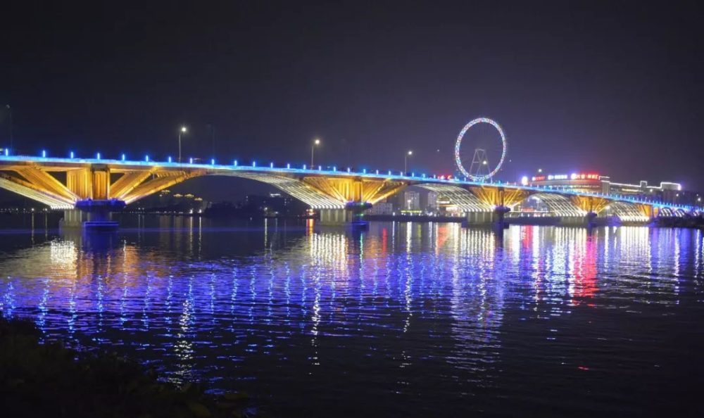 2.jpg 商業(yè)建筑亮化設(shè)計的核心要素是什么?